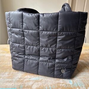 Lululemon Black Quilted Grid Tote 12L